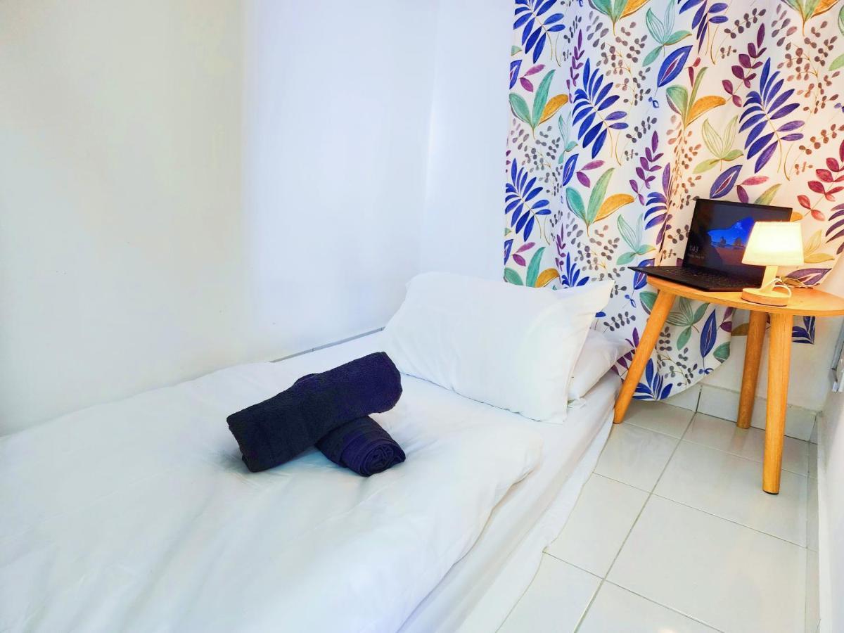 Klia Lili Residensi 5 Plus 2 Pax With Splendid Pool Nilai Kültér fotó